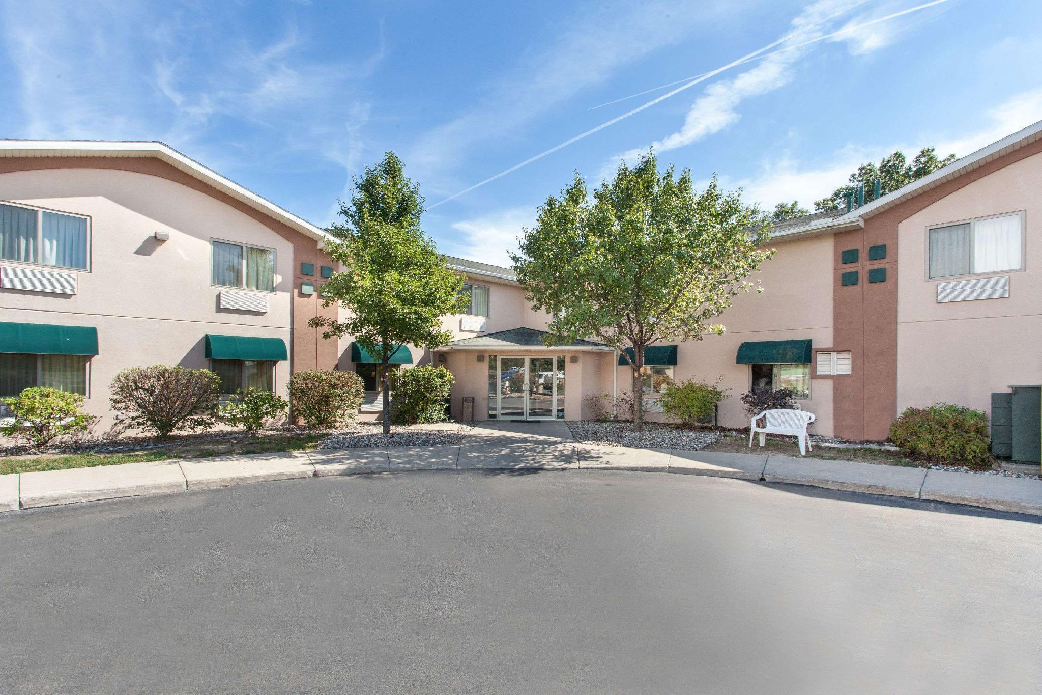 Baymont By Wyndham Swanton Hotel Buitenkant foto
