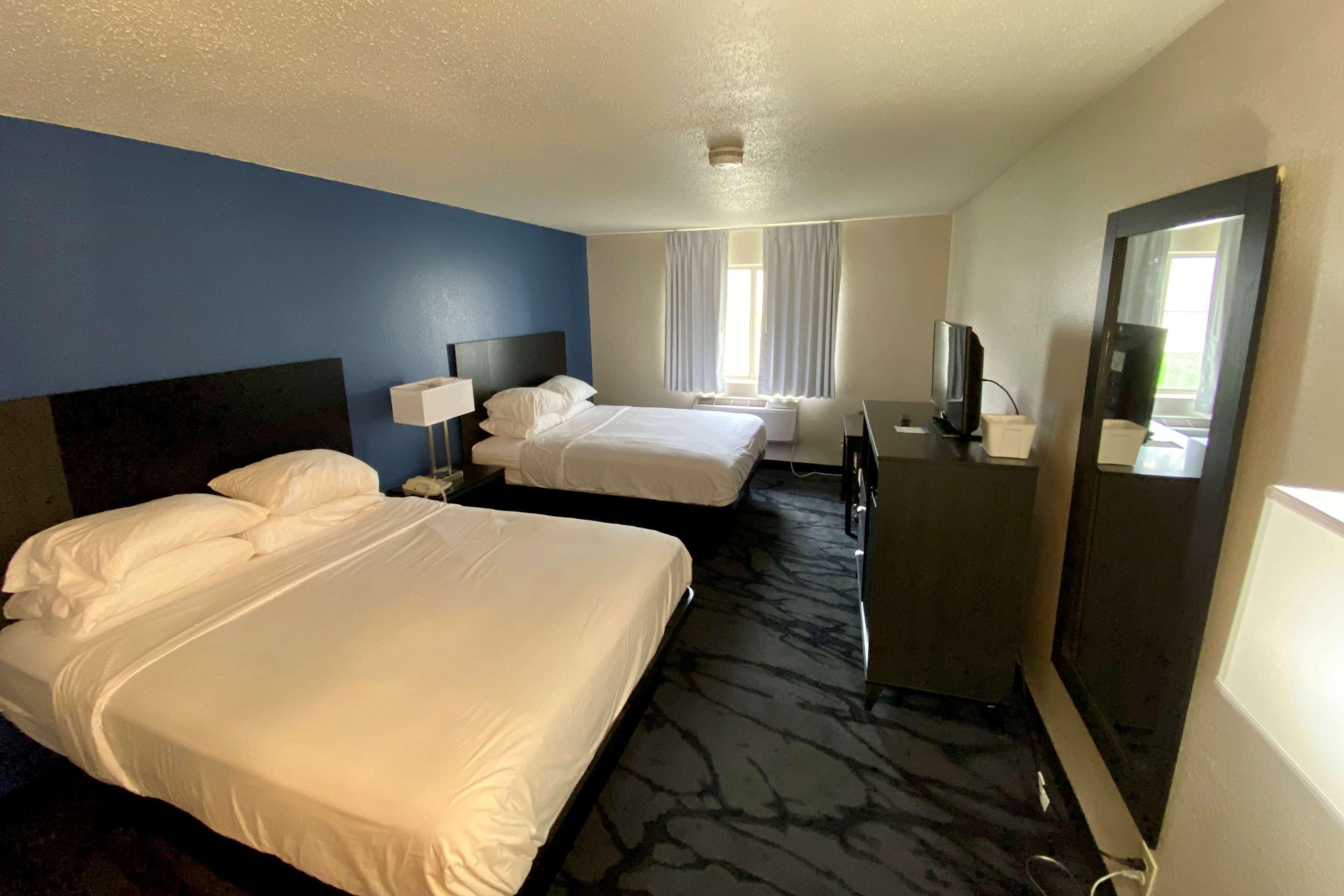 Baymont By Wyndham Swanton Hotel Buitenkant foto